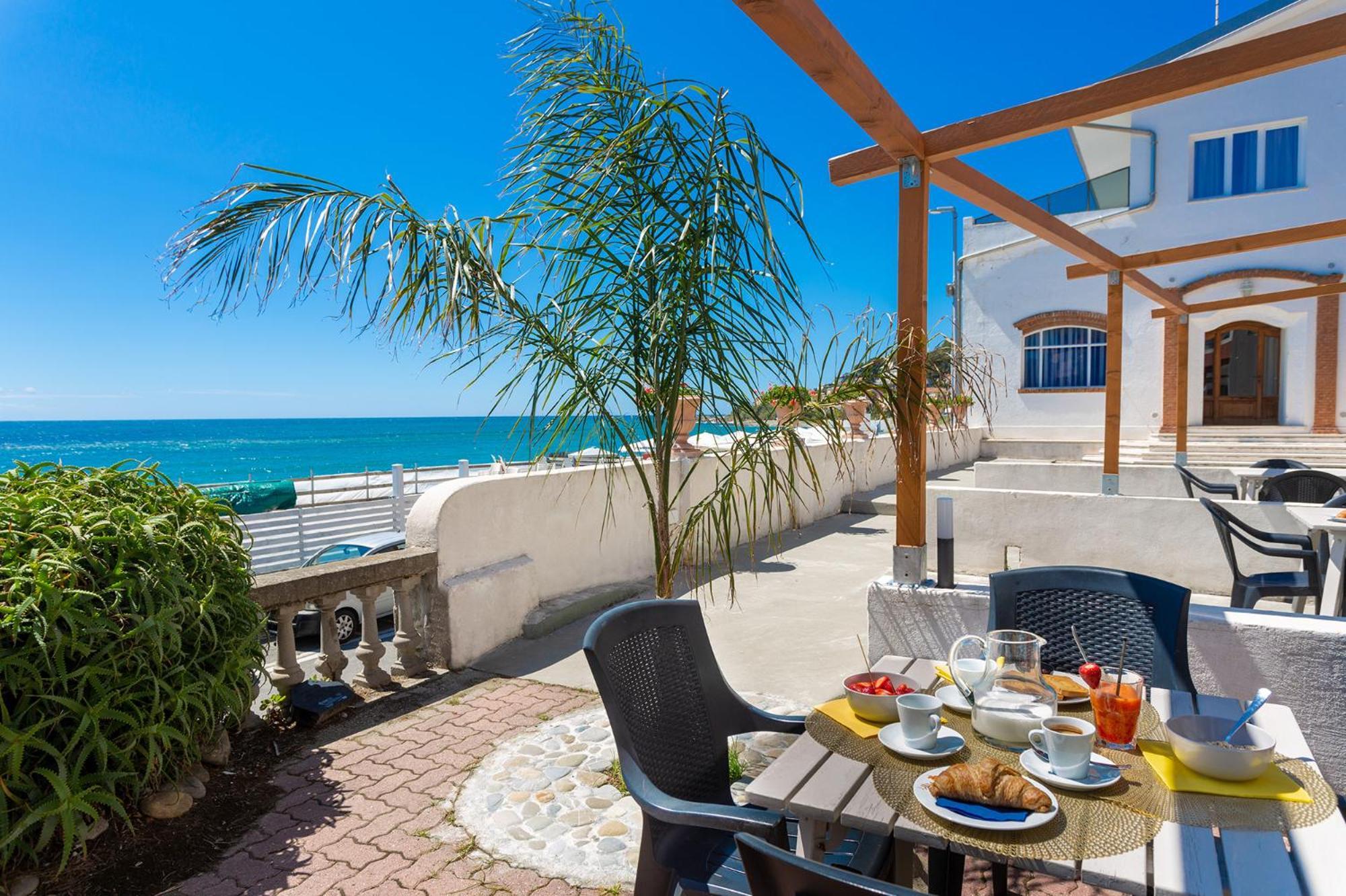 Blue Beach Bussana Nuova Eksteriør bilde